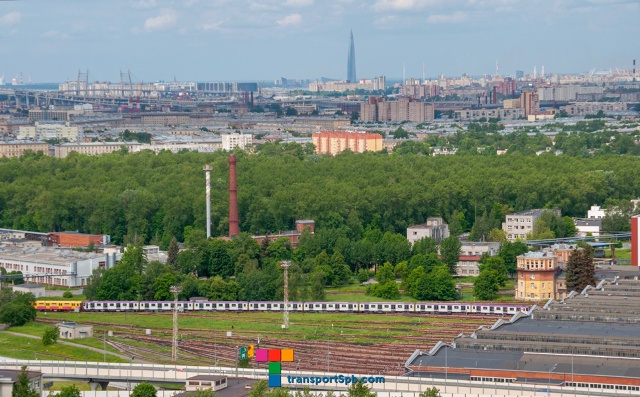 Фиолетовый «Балтиец» в электродепо «Автово».
На фотог...