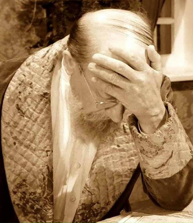 Молодой сотрудник не выдержал суровых реалий офисной ?...