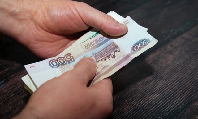 С 1 октября отдельным категориям бюджетников повысят з...