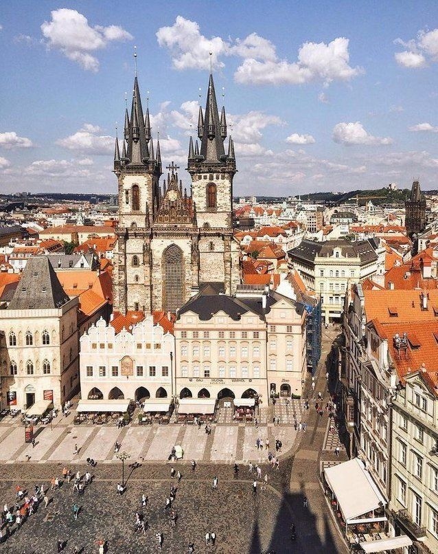 Прага – один из красивейших городов мира. Уехать бы и п...