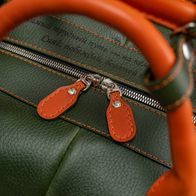 Привет, друзья! Меня зовут Василий. Я шью яркие сумочки,...