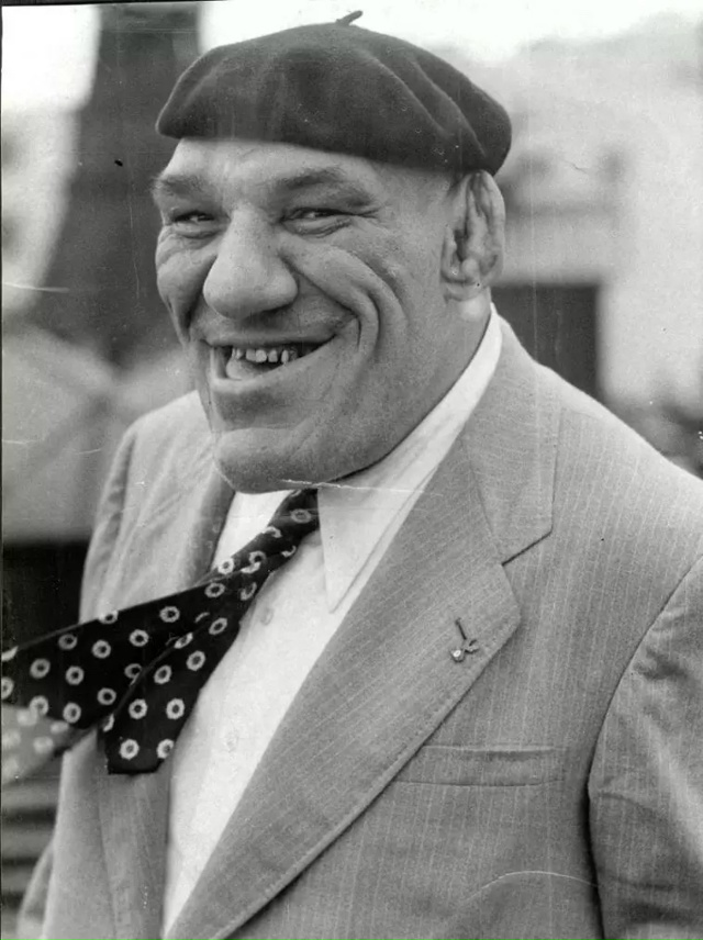 Шрек существовал в реальности. Его звали Морис Тийе. З...