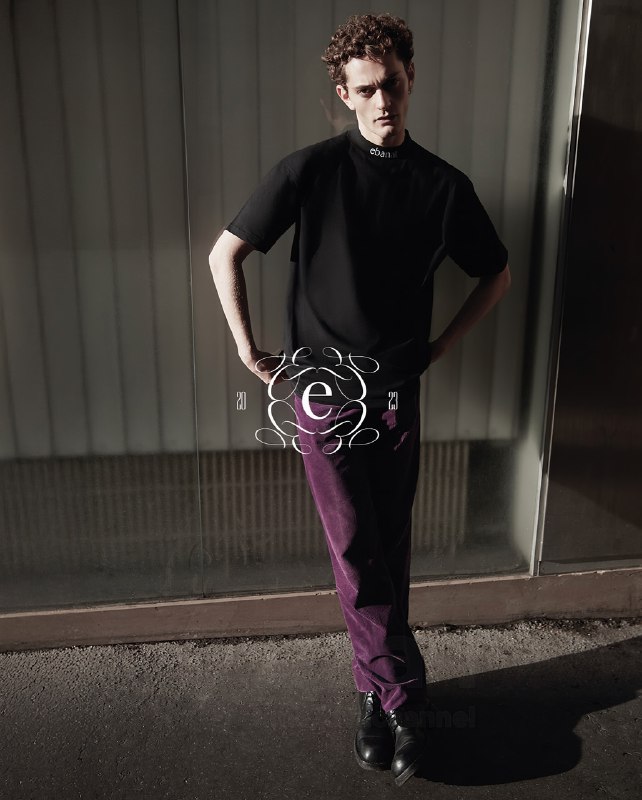 Ebanat выпустил футболку к Новому году
Китайская компания представила новую футболку, у которой наз