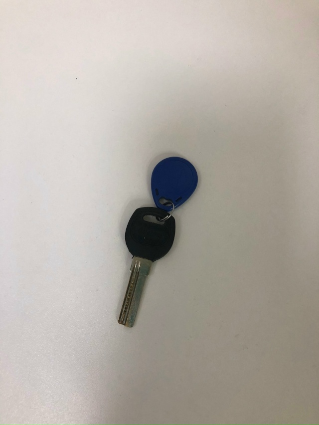 Фото 1. Добрый день. Оставлен ключ в больнице, у лаборат?...