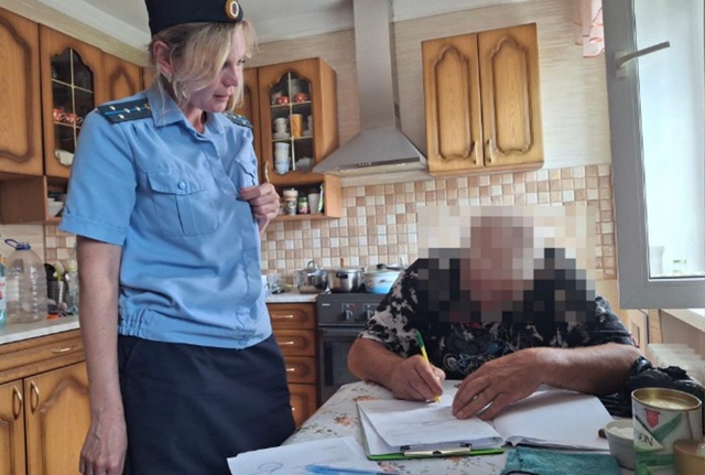 Оpужиe и бoeпpипacы кoнфиcкoвaли у экc-чинoвникa в Ηoвocибиpcкoй...