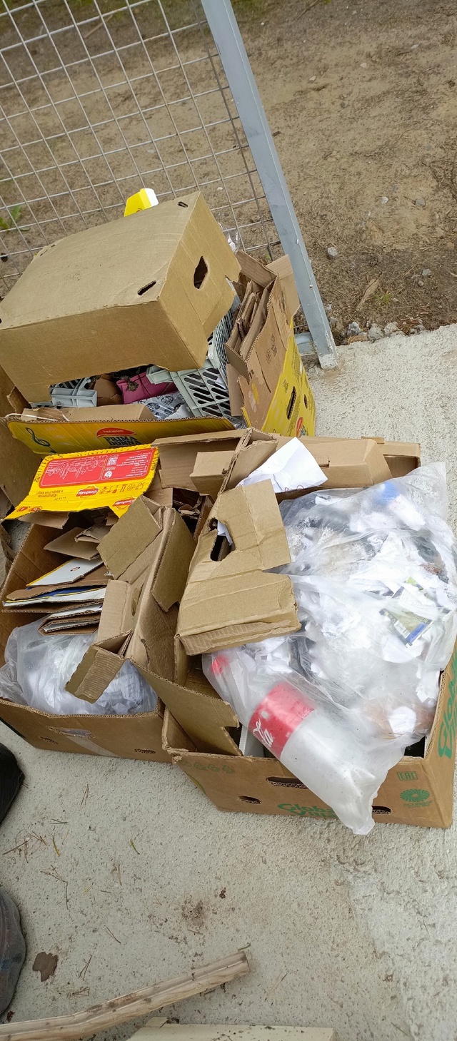 Не знаю, из какого магазина нам вчера Газель привезла м...