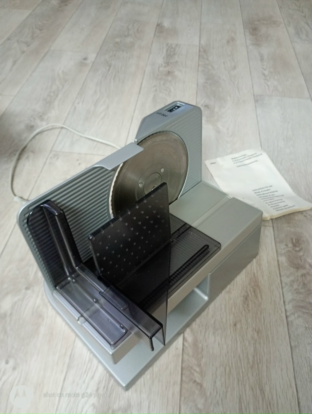 Слайсер ломтерезка
Бу один раз
Привезена из Германии, ?...