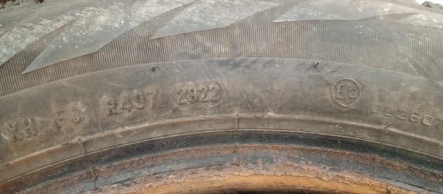 Продам шины 205/60 r16 в отличном состоянии. Тел. 89159867584