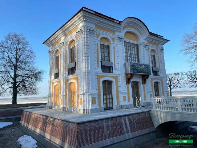 Павильон «Эрмитаж» в Петергофе был построен по приказ?...