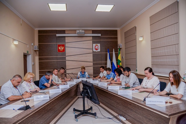 Состоялась 15-я внеочередная сессия Евпаторийского гор...