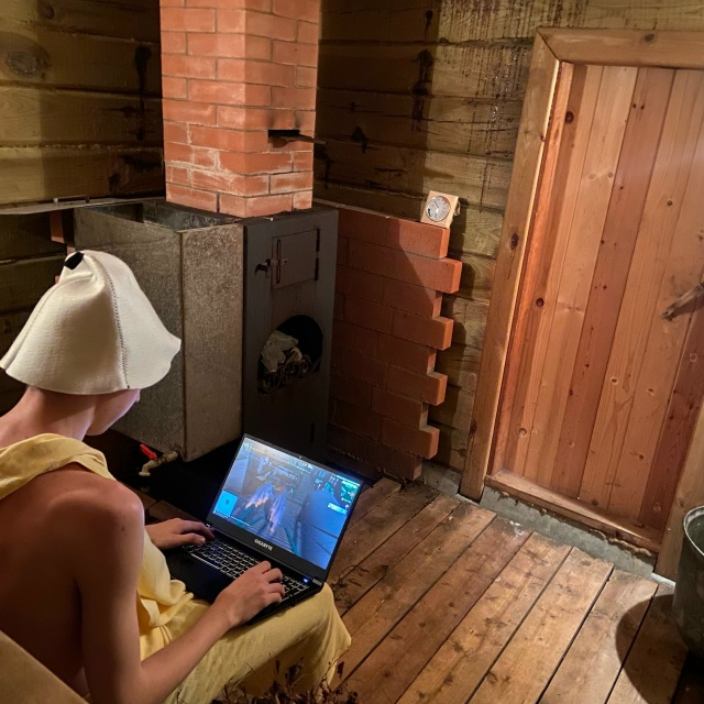 Пацаны поделились фотками того как они играют в Амазин...