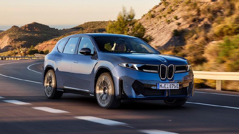 BMW показала обновлённый электрокроссовер iX3 с узкими ноздрями в духе концепции Neue Klasse.
Тако