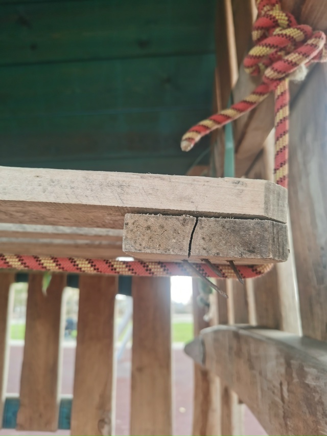 Чей выродок анальный? Отморозок первой степени, стоял ...