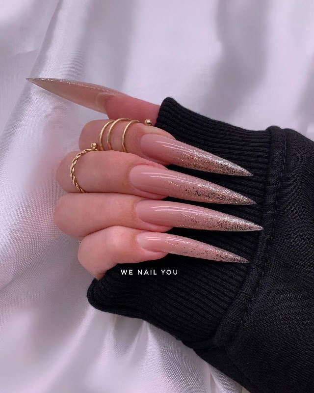 Да или нет такому маникюру ?