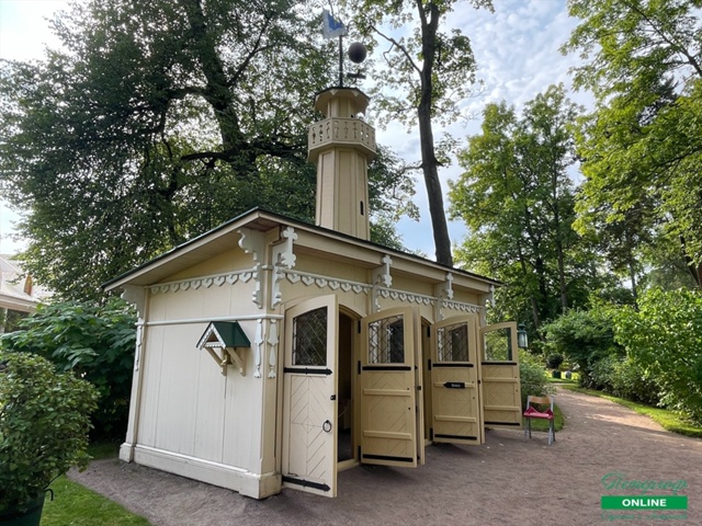 Вокруг Фермерского дворца