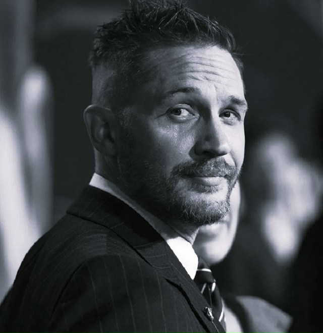 BCE XOTЯТ НАЙTИ ЖEHЩИНУ, KOTOPAЯ HE КУPИТ, HE УПOTPEБЛЯЕТ СПИРТНЫЕ HA...