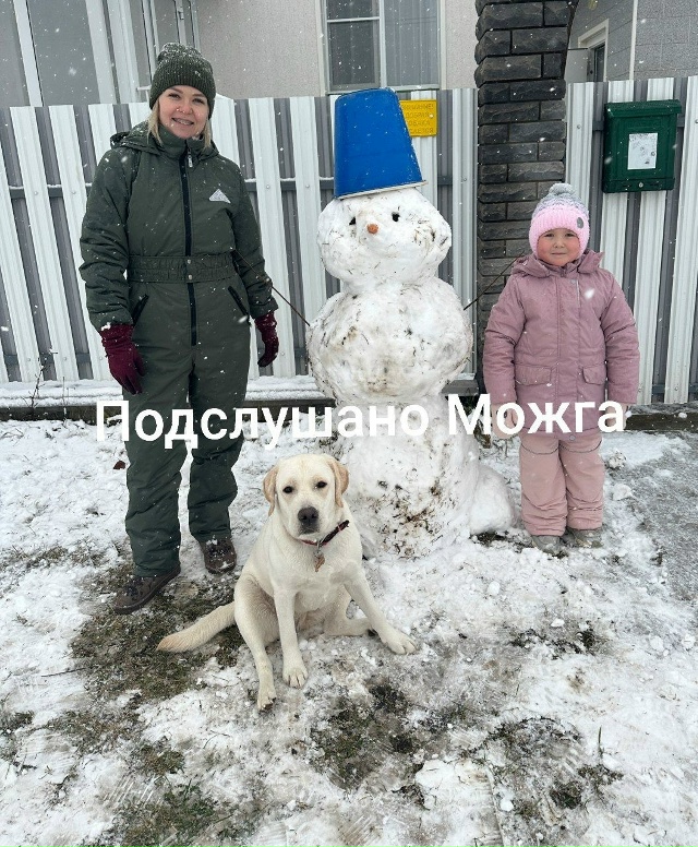 ❄️ Как только выпал снег
Семья Нуриевых: мама, папа и ?...