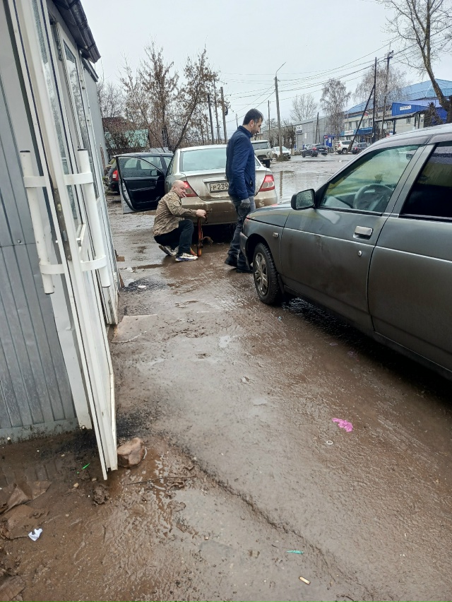 Здравствуйте. Хотелось бы поблагодарить мужчину, кото?...