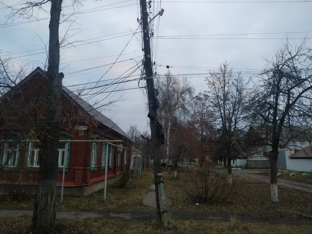 В Алатыре из-за ветхости наклонился электрический сто?...