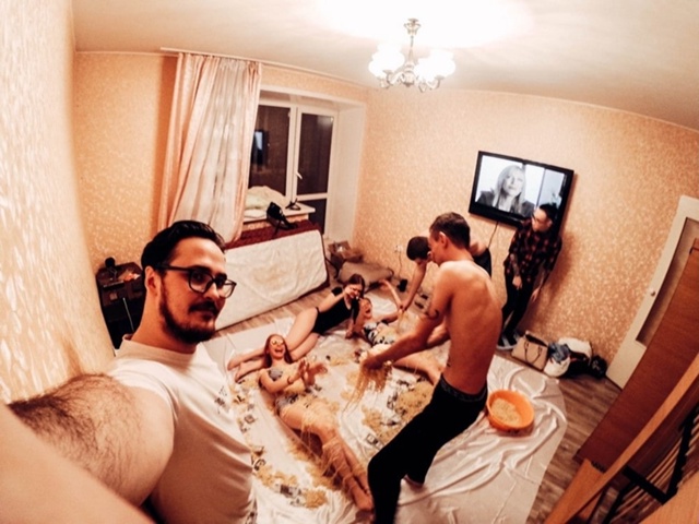 Вписка миллениалов она такая