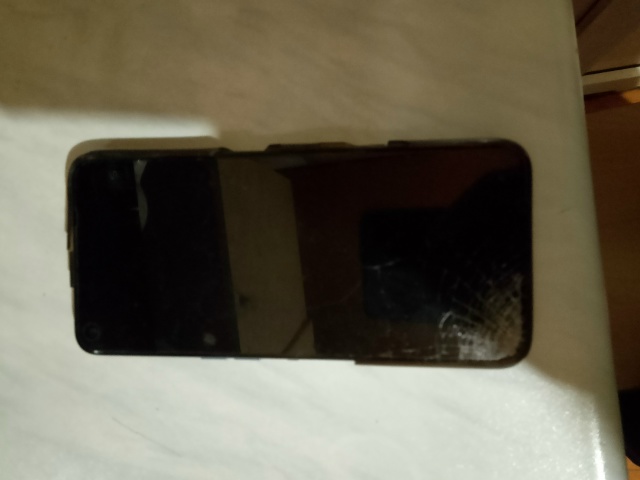 Найден телефон ночью, на химградской41 кто разблокируе?...