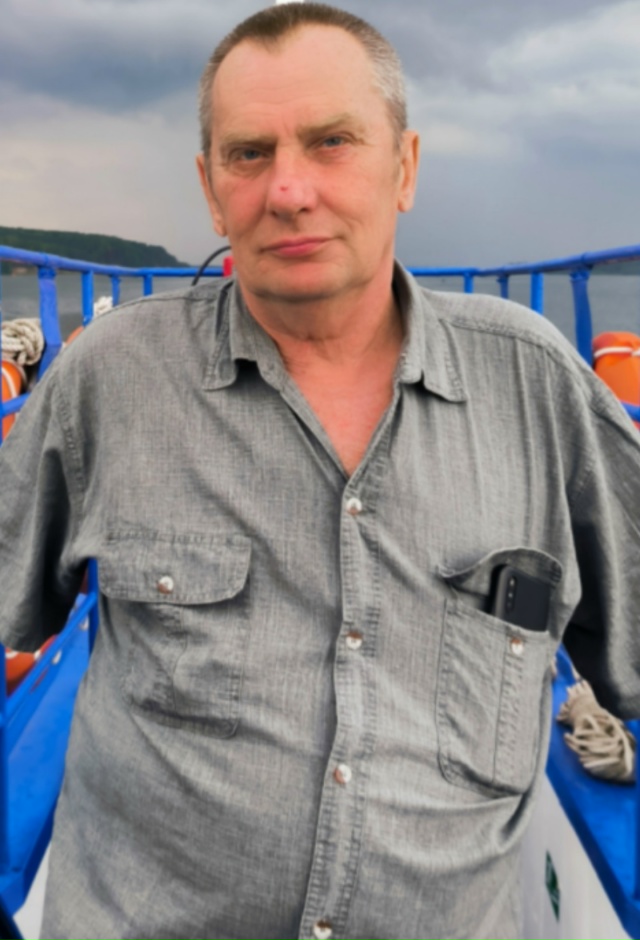 20 ноября на 56 году жизни нас покинул всеми любимый муж, ...