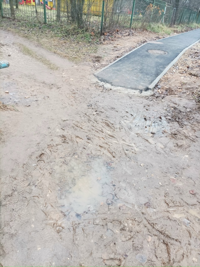 ❗ Вот так на Заре
Было сделано благоустройство двора ?...