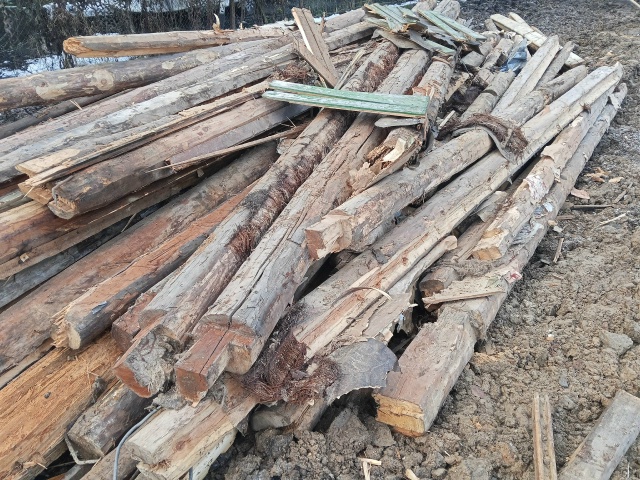 Отдам брус, доску на дрова.
Отрадное 12 линия. Анонимно
...