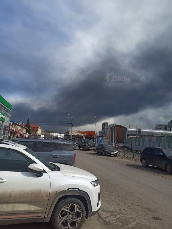 ❗️В Перми после атаки беспилотника небо заволокло густым чёрным дымом
Как сообщил местный губернато