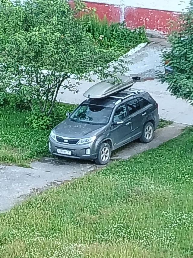 Уважаемые авто любители может хватит борзеть куда вы е...