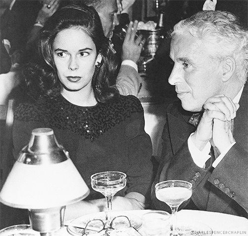 КОГДА ЧАРЛИ ЧАПЛИН РЕШИЛ ЖЕНИТЬСЯ НА УНЕ, ЕМУ БЫЛО 53, А ?...