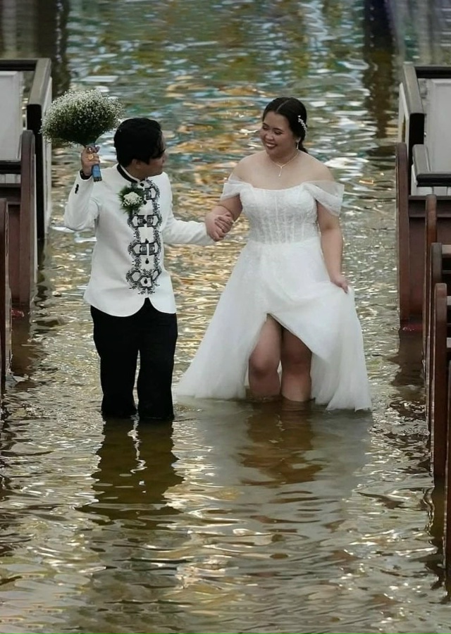 Φилиппинcκaя пapa Джeйд Ρиκ Βepдильο и Джaмaйκa Αгилap peшили ...