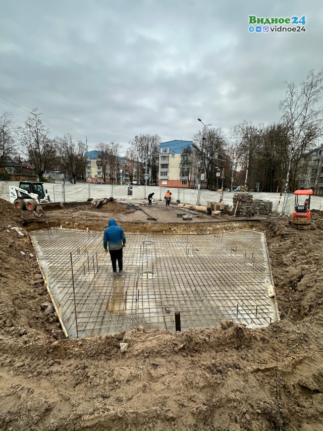 В Видном возводят 15-метровую стелу в честь участников ?...