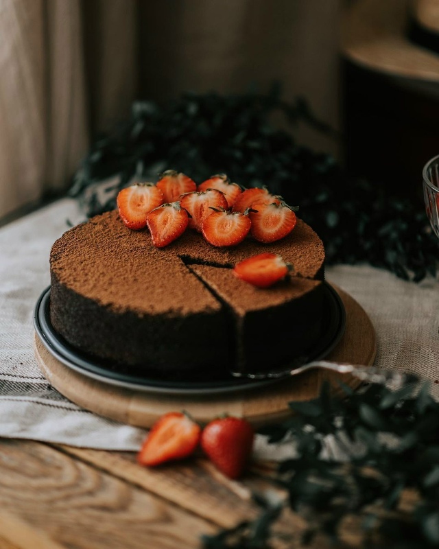 Даже один кусочек сладкого шедевра способен утолить п?...