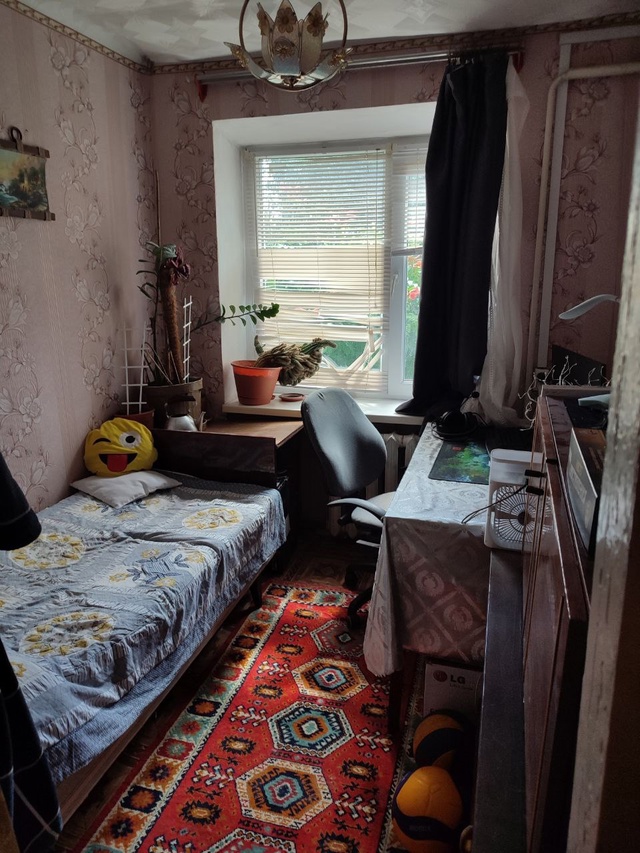 Продаю 3-х комнатную квартиру (угловая, на 1-м этаже) в це...