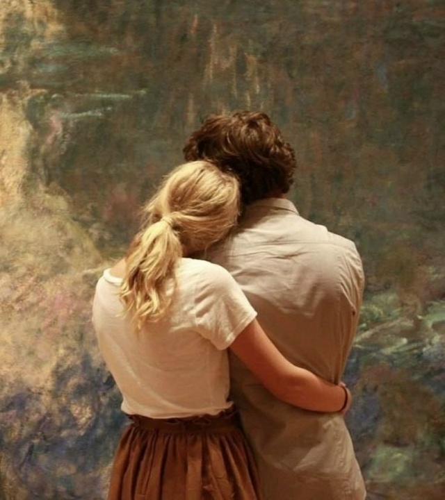 ☝ Больше не раскрывается перед каждым встречным, не те...