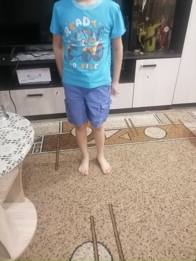 Отдам безплатно 98/104 размер примерно