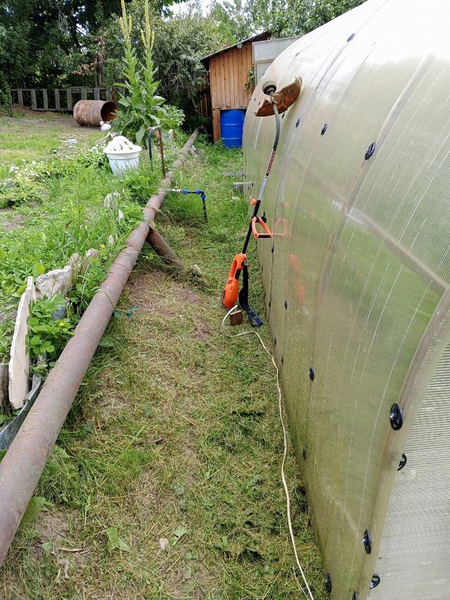 Холодает на улице. А чтобы не замёрзнуть, в трудах и заб...