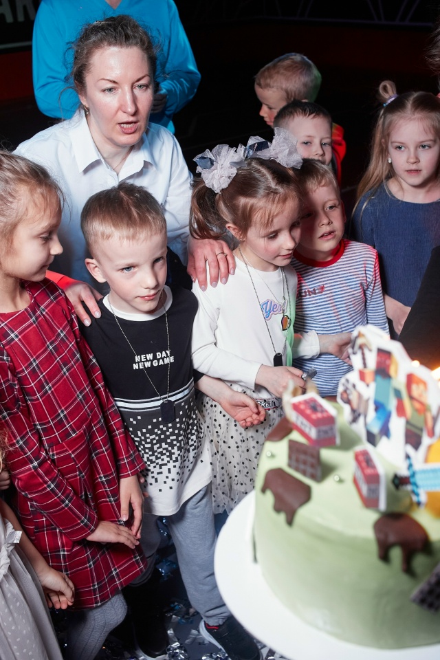 Ты всё ещё думаешь, где отпраздновать день рождения ре?...