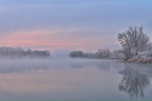 🌅 Волшебный рассвет на реке Урал!
❄ Утро получилось н...