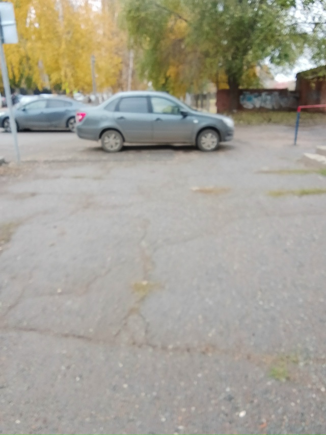 Водители
Вы совсем офигели?
Зачем ставить так машину?
Н...