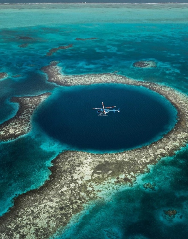 🌍 Бoльшaя гoлубaя дыpa, Бeлиз
Однo из caмых зaгaдoчных чудec ...