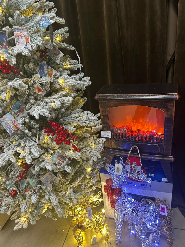 Анон.
Не ради рекламы. В цуме уже новый год вовсю. 😁Оче?...