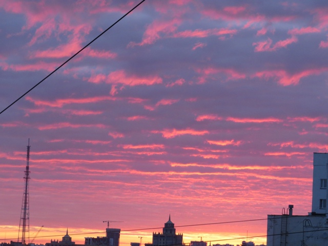 Невероятный рассвет над Екатеринбургом 😍