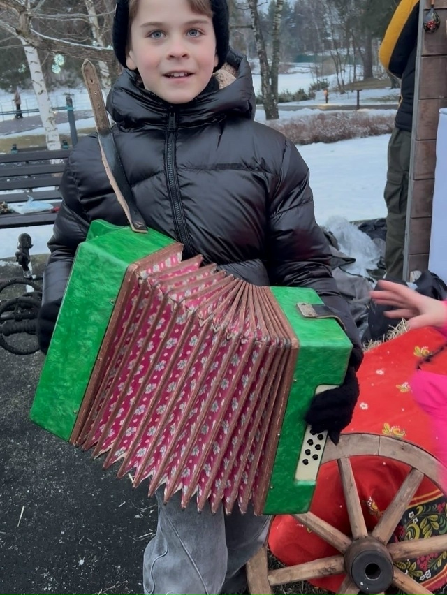 Пока весь мир праздновал Хэллоуин, у Сергея Лазарева в ...