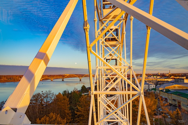 Закат, Волга, Колесо обозрения 😍
📷 Антон Хантов