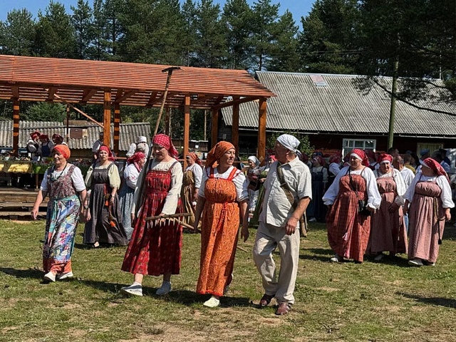 ? Сегодня деревня Семёновская (СП «Шадреньгское») бук...