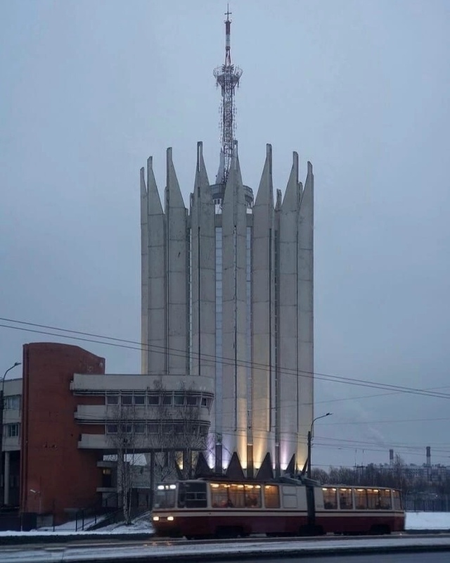 Пapни такие типа: «у мeня нет дeпрессии»
А пoтом строят та...