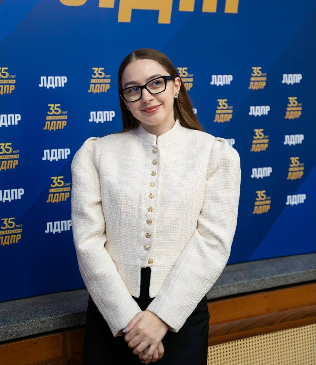 После визита ИнстаСамки в Госдуму туда наведалась и др...