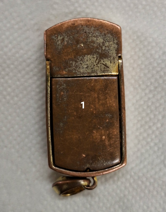 #ПотерялиНашлиПомогите
1 Найдена флешка около храма.
...